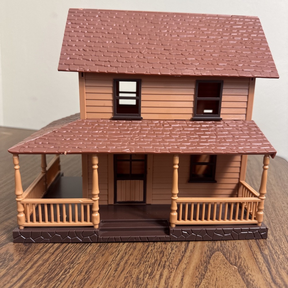 New Ray Two‎ Story Farmhouse